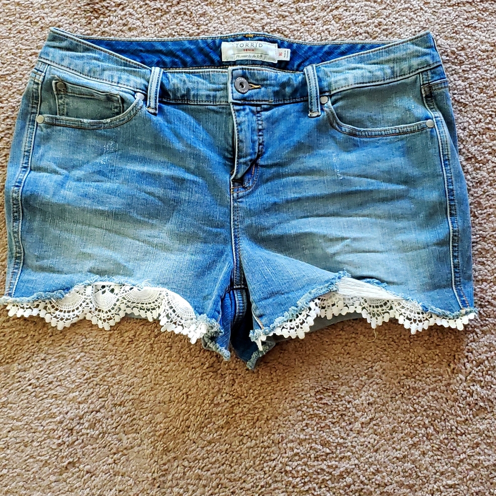 Torrid Distressed Jean Shorts Crochet Lace Hem 16